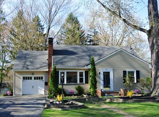 98 Neff Dr, Canfield, OH