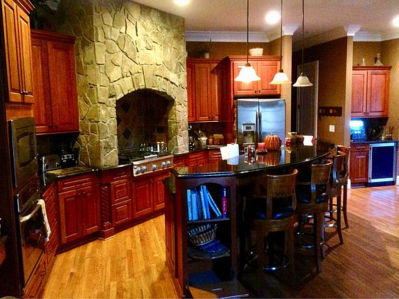 5th image of 7650 Henson Forest Dr