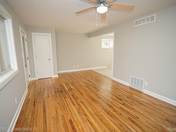 3rd image of 46026 Traskos St