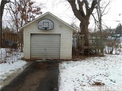 2nd image of 1586 Payne Ave