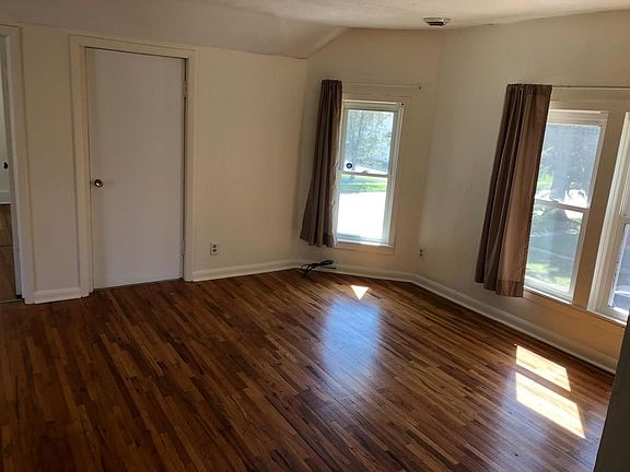 4th image of 234 E McKinley St #B