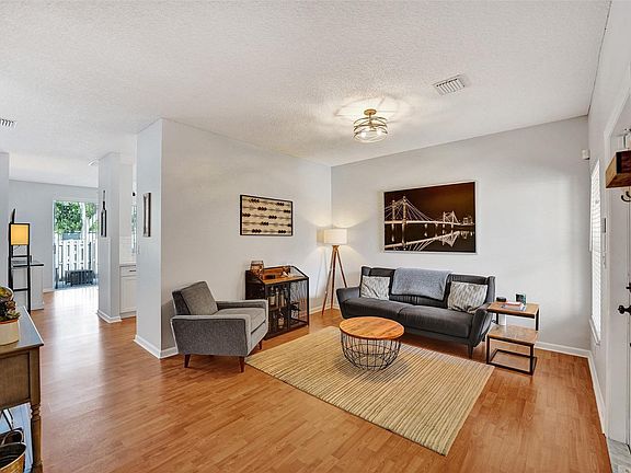 5th image of 7633 N Southwood Circle