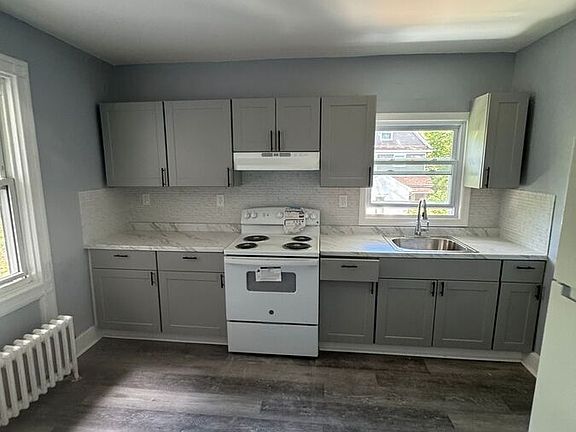 4th image of 330 Tecumseh Ave Floor 1