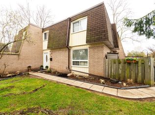 685 Francis Rd #1, Burlington, ON L7T 3X6