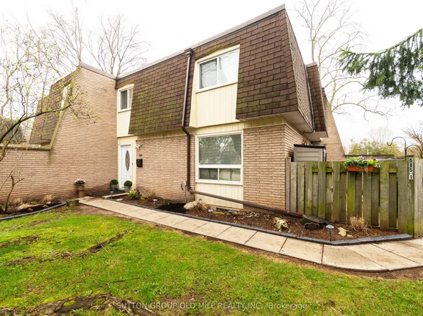 685 Francis Rd #1, Burlington, ON L7T 3X6
