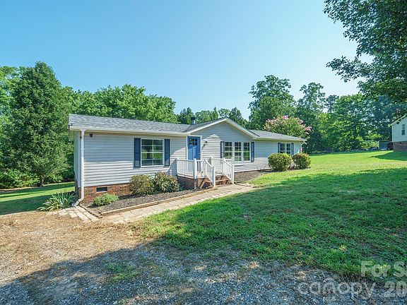 3rd image of 144 Carolina Wren Dr