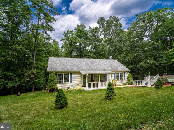 236 Chestnut Oak Ln, Hedgesville, WV 25427