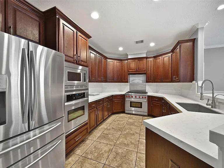 1406 Nashua St — Photo 4