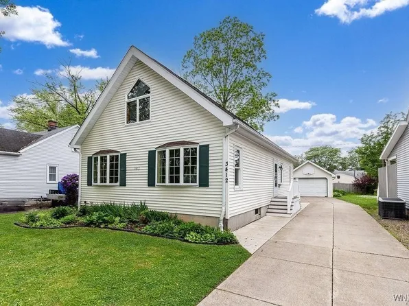 3412 Wallace Dr, Grand Island, NY 14072