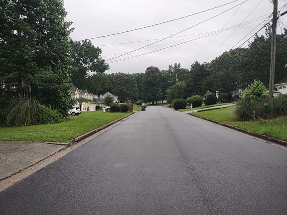 4th image of 3178 Herrenhut Rd