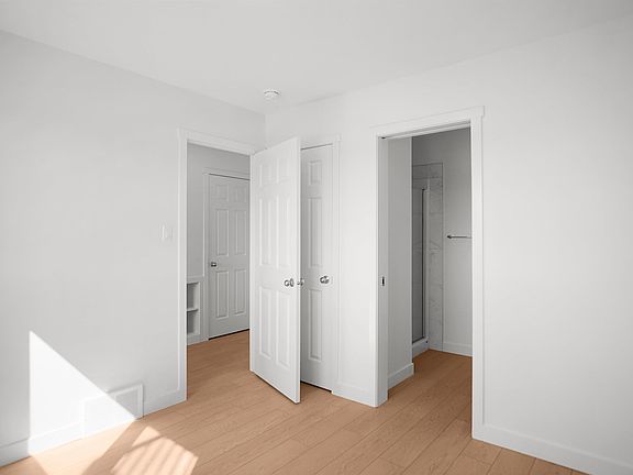 5th image of 124 Copperhaven Dr