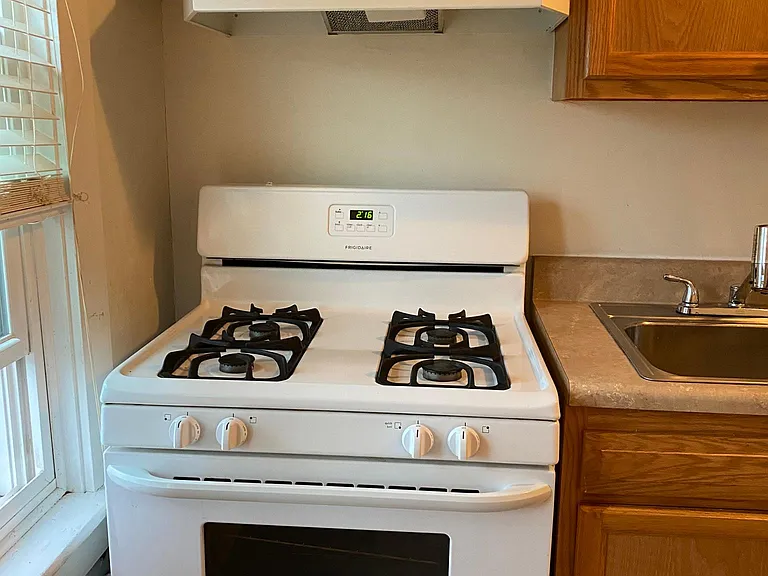 Gas stove