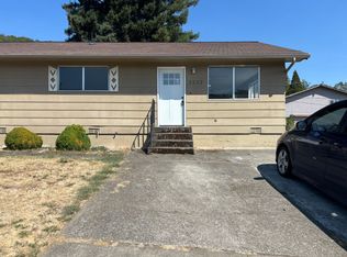 3237 Hughes St, Roseburg, OR 97470