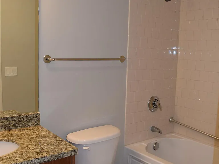 825 W Beech St W #401 — Photo 12