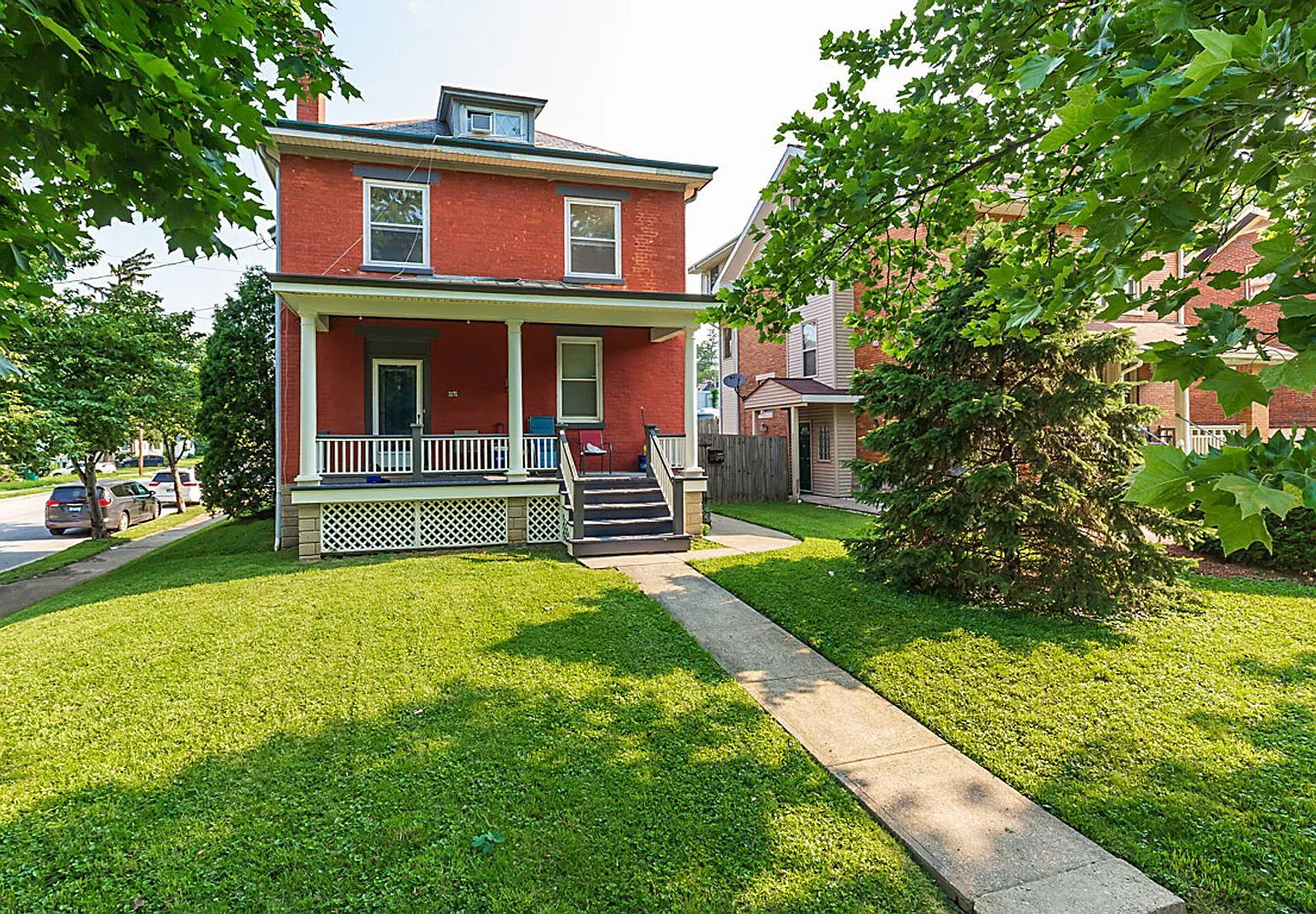 2 bed, 1.0 bath, $1,290 — Photo 1