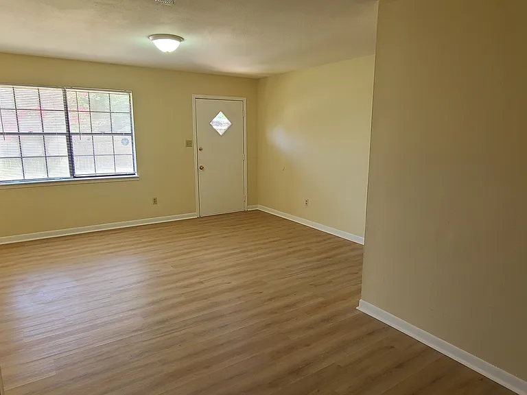 4393 Reinsma Rd — Photo 2
