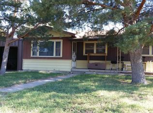 305 S Ridgeland Ave, Fritch, TX 79036