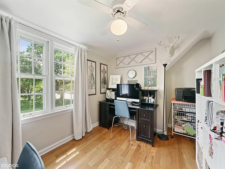 326 W Evergreen St — Photo 10