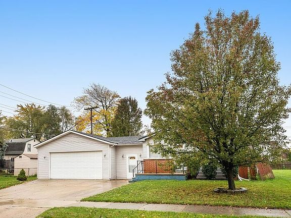 2nd image of 1379 Reo Ave