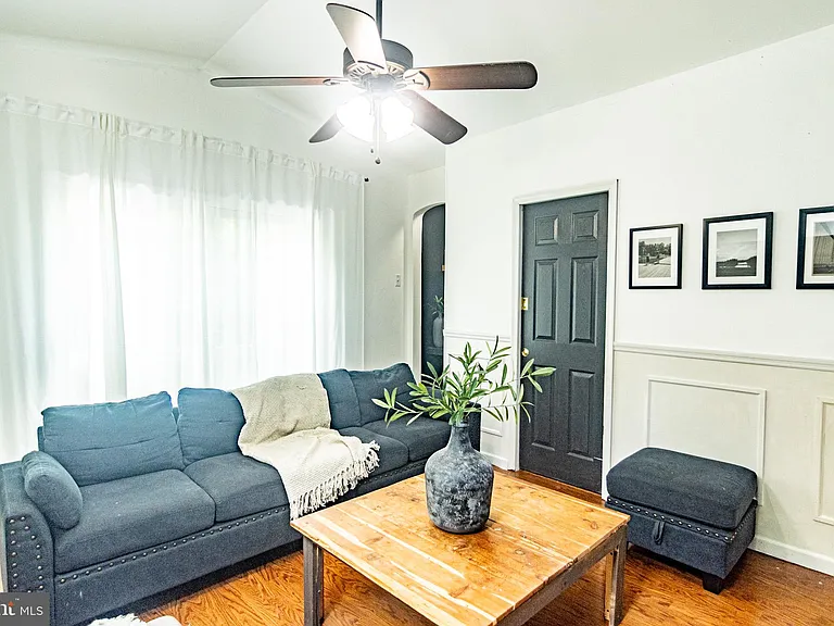 207 Madison Cir — Photo 33