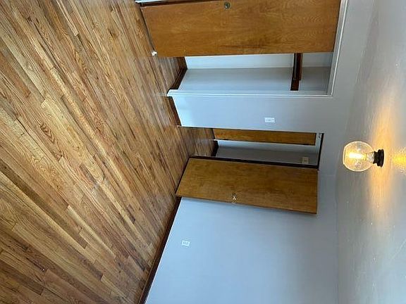 2nd image of 257 Greenwood Ave #257
