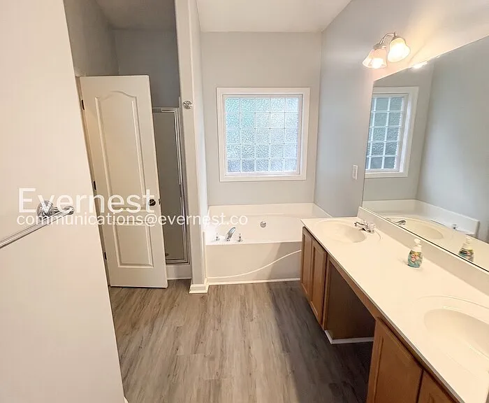 190 Greenland Dr — Photo 13