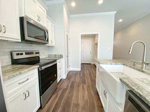 4th image of 3856 Zaun Cir