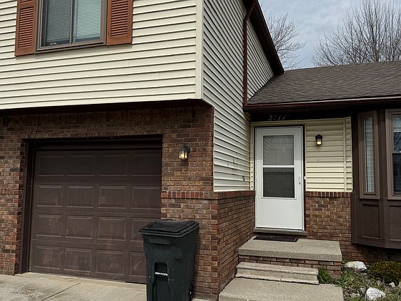 2nd image of 27117 Campau Ln