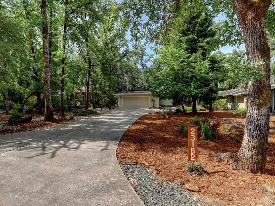 1st image of 23152 Broadmoor Ct