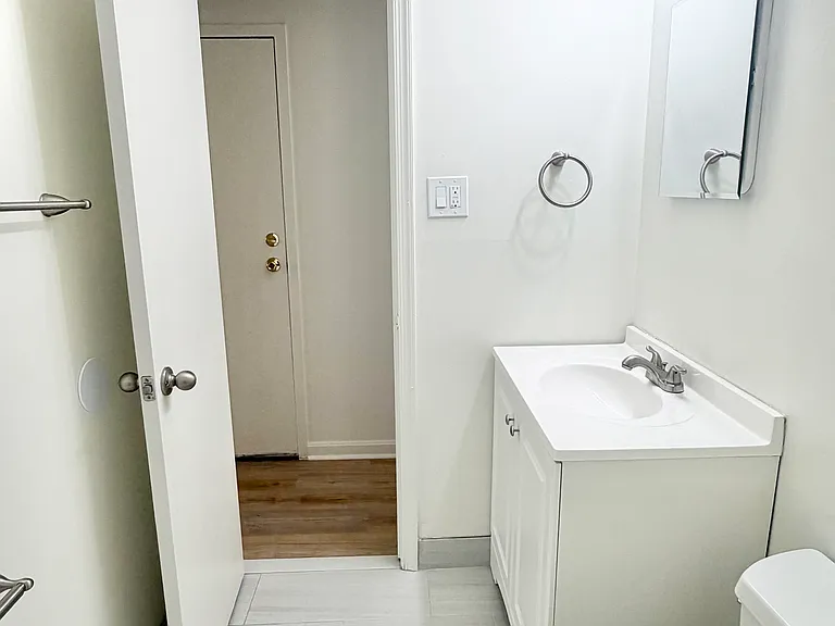 1811 Biltmore St NW #A — Photo 8