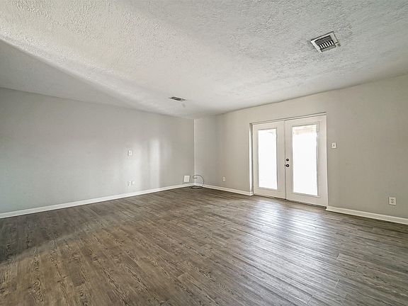 5th image of 2607 16th Ave N