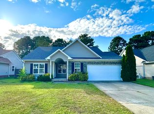 5648 Seafield Ln, Hope Mills, NC 28348