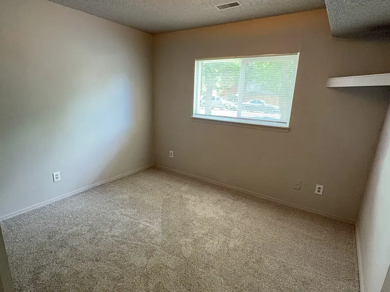 1161 Mazatlan Cir #C — Photo 6