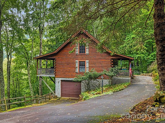 2nd image of 215 Goldenleaf Rd