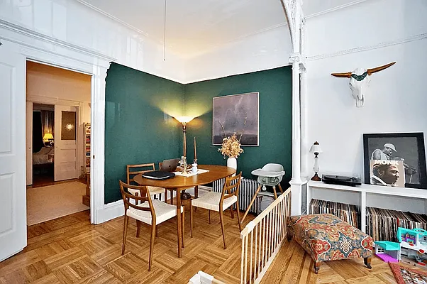 Rented by SERHANT. | media 11