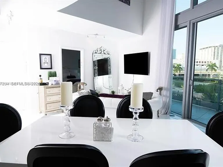 90 SW 3rd St #Townhouse 301 — Photo 11