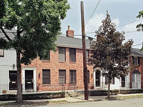 6413 Howe St, Pittsburgh, PA 15206