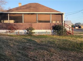 827 Davis St, Mount Airy, NC 27030