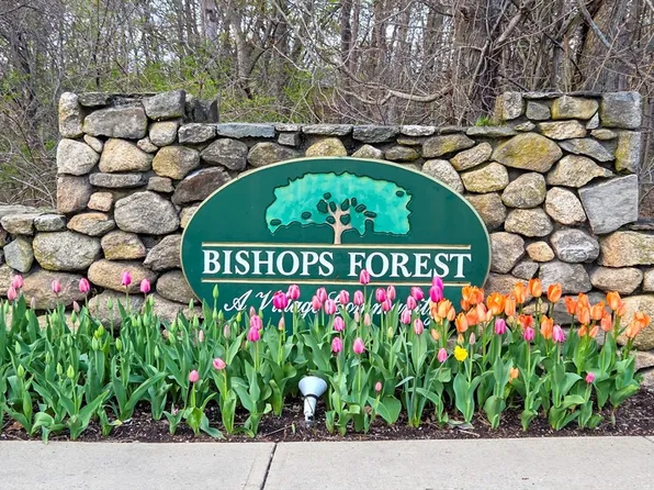 231 Bishops Forest Dr Unit 231, Waltham, MA 02452