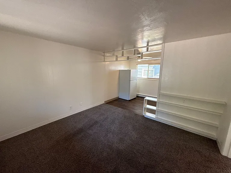 233 Kearney St S — Photo 2