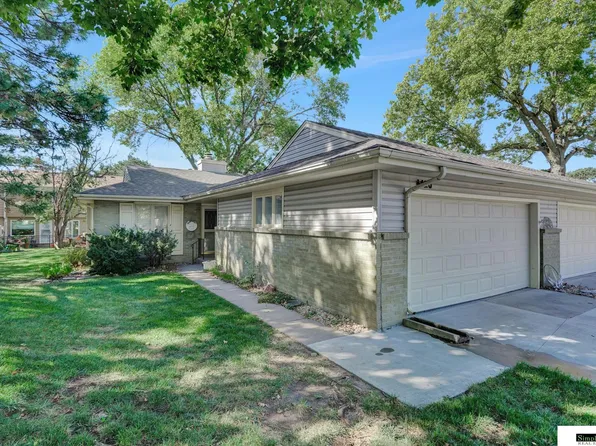 4420 Waterbury Ln, Lincoln, NE 68516