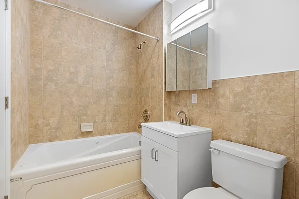 Rented by Thomas Lipovetsky, LREB | media 24