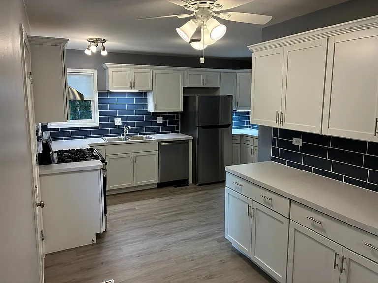 1315 Loral Ave — Photo 3