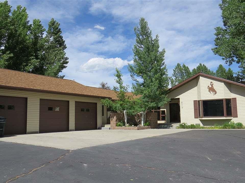 1st image of 513 Westchester Cir