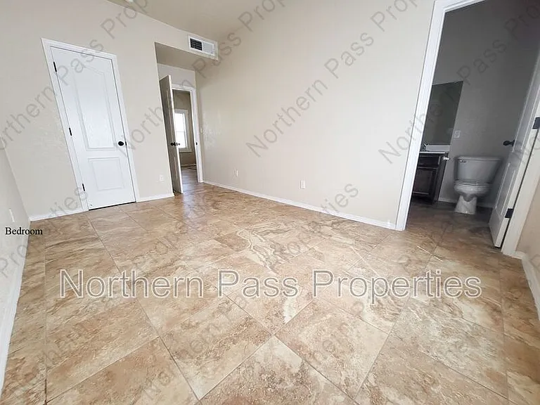 1100 Cedar St #4 — Photo 7
