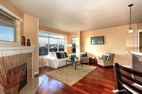 3rd image of 1000 Aurora Ave N APT N210