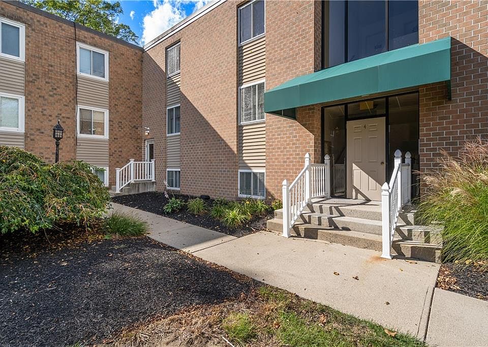 1st image of 2 Main St #18