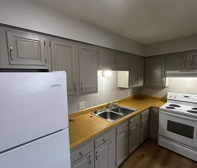 706 S 2nd Ave W #8 — Photo 1