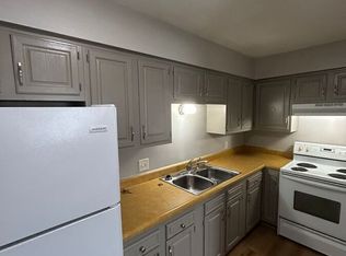 706 S 2nd Ave W #8, Newton, IA 50208