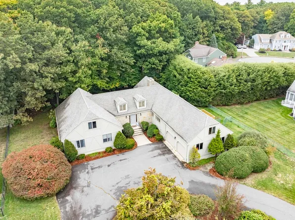 17 Royal Ct, Norwood, MA 02062